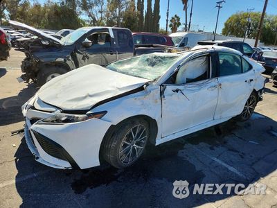 2024 TOYOTA CAMRY SE 4T1G11AK0RU888302 - główne zdjęcie licytacji z USA - miniatura