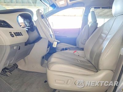 Zdjęcie 7 z 14 samochodu: 2014 TOYOTA SIENNA XLE 8-PASSENGER VIN:5TDYK3DC1ES453986 - miniatura