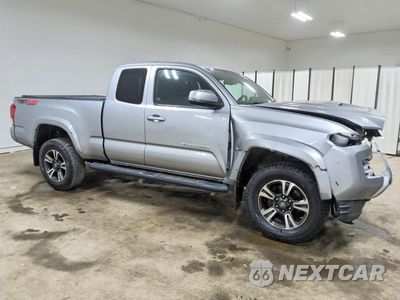 Czwarte zdjęcie samochodu z boku: 2017 TOYOTA TACOMA TRD SPORT VIN:5TFSZ5AN5HX076712 - miniatura