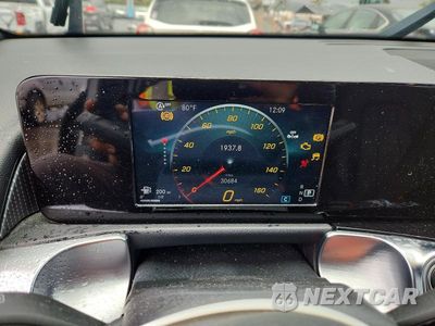 Zdjęcie 9 z 13 samochodu: 2020 MERCEDES-BENZ GLB 250 VIN:W1N4M4GB4LW015888 - miniatura