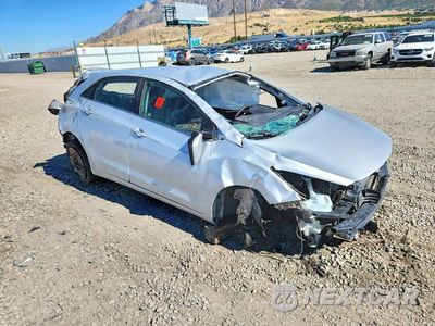 Czwarte zdjęcie samochodu z boku: 2016 HYUNDAI ELANTRA GT BASE VIN:KMHD35LH7GU302021 - miniatura