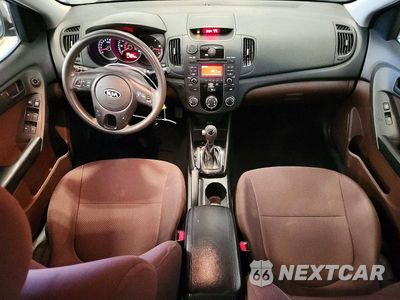 Zdjęcie 8 z 12 samochodu: 2011 KIA FORTE EX VIN:KNAFU4A21B5402862 - miniatura