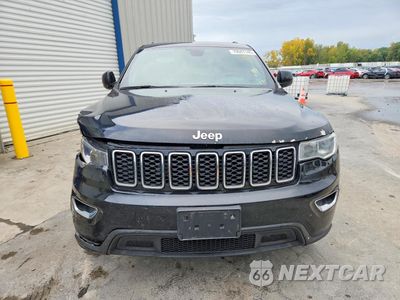 Piąte zdjęcie samochodu w środku: 2017 JEEP GRAND CHEROKEE LAREDO VIN:1C4RJFAG6HC912533 - miniatura