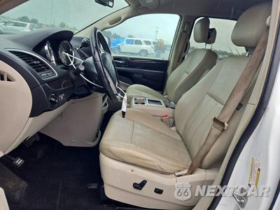 Zdjęcie 7 z 13 samochodu: 2015 CHRYSLER TOWN & COUNTRY TOURING VIN:2C4RC1BG2FR654799 - miniatura