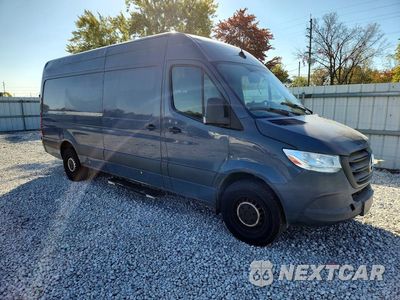 Czwarte zdjęcie samochodu z boku: 2019 MERCEDES-BENZ SPRINTER 2500/3500 DELIVERY VAN VIN:WD4PF1CD3KP131005 - miniatura