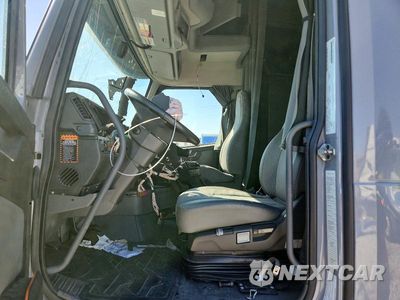 Zdjęcie 7 z 14 samochodu: 2025 VOLVO VNL SEMI TRUCK VIN:4V4NC9EH0SN665670 - miniatura