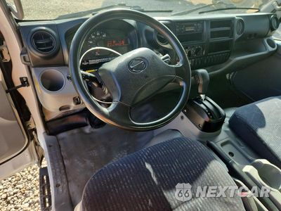 Zdjęcie 8 z 12 samochodu: 2017 HINO 195 - BOX TRUCK VIN:JHHSDM2H5HK004825 - miniatura
