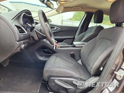 Zdjęcie 7 z 12 samochodu: 2015 CHRYSLER 200 LIMITED VIN:1C3CCCAB3FN722911 - miniatura