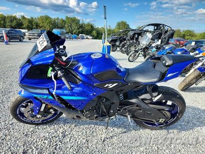 Trzecie zdjęcie samochodu z tyłu: 2024 YAMAHA YZFR1 VIN:JYARN66E8RA004802 - miniatura