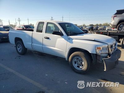 Czwarte zdjęcie samochodu z boku: 2008 DODGE DAKOTA ST VIN:1D7HE22K88S598276 - miniatura