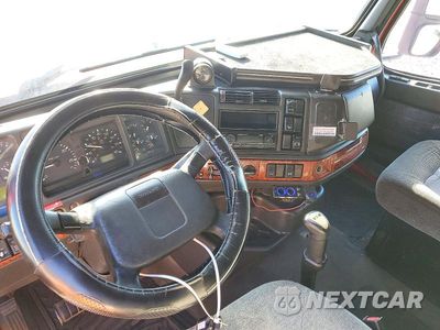Zdjęcie 8 z 14 samochodu: 1999 VOLVO VN VNL VIN:4VG7DEGH7XN776061 - miniatura