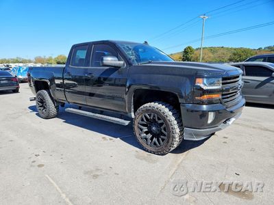 Trzecie zdjęcie samochodu z tyłu: 2017 CHEVROLET SILVERADO K1500 LT VIN:1GCVKREC1HZ330440 - miniatura