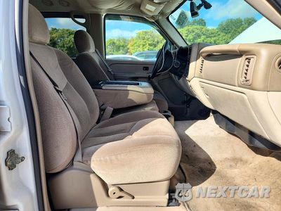 Zdjęcie 7 z 13 samochodu: 2005 GMC YUKON VIN:1GKEC13V15R202461 - miniatura