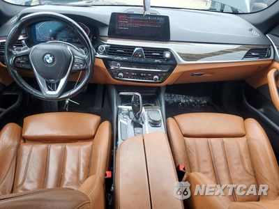 Zdjęcie 8 z 12 samochodu: 2020 BMW 530 XI VIN:WBAJR7C03LWW79632 - miniatura