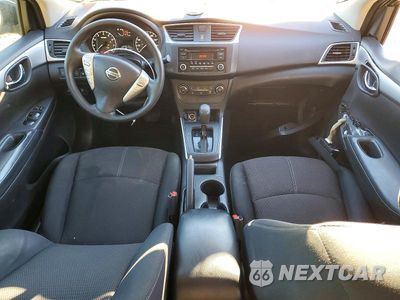 Zdjęcie 8 z 12 samochodu: 2017 NISSAN SENTRA S VIN:3N1AB7AP5HY374319 - miniatura