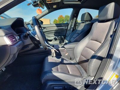 Zdjęcie 7 z 12 samochodu: 2018 HONDA ACCORD SPORT VIN:1HGCV2E39JA052513 - miniatura