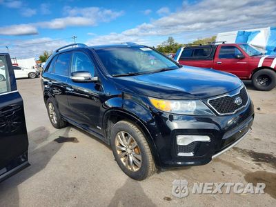Czwarte zdjęcie samochodu z boku: 2013 KIA SORENTO SX VIN:5XYKWDA26DG337545 - miniatura