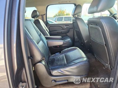 Zdjęcie 11 z 13 samochodu: 2010 CHEVROLET SUBURBAN K1500 LTZ VIN:1GNUKKE36AR103826 - miniatura
