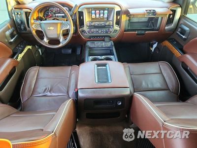 Zdjęcie 8 z 13 samochodu: 2018 CHEVROLET SILVERADO K1500 HIGH COUNTRY VIN:3GCUKTEJ2JG122208 - miniatura