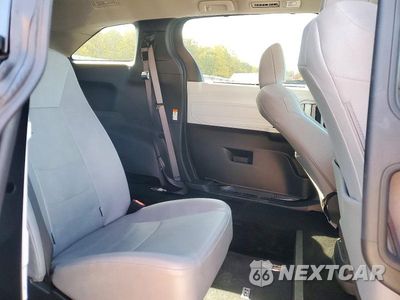 Zdjęcie 11 z 14 samochodu: 2025 TOYOTA SIENNA LE VIN:5TDKRKEC0SS279396 - miniatura