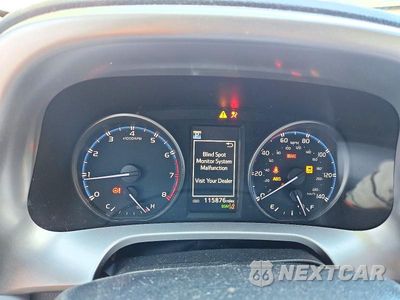 Zdjęcie 9 z 14 samochodu: 2018 TOYOTA RAV4 XLE VIN:JTMRFREV6JJ228286 - miniatura