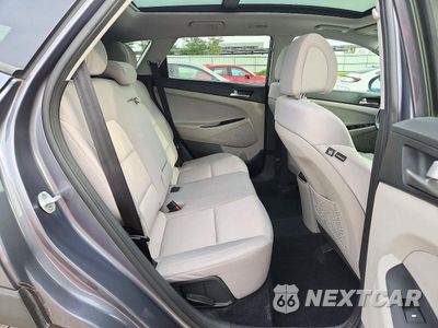 Zdjęcie 11 z 13 samochodu: 2018 HYUNDAI TUCSON VALUE VIN:KM8J3CA26JU816374 - miniatura