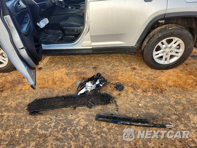 Zdjęcie 13 z 14 samochodu: 2023 JEEP GRAND CHEROKEE LAREDO VIN:1C4RJHAG8PC606606 - miniatura