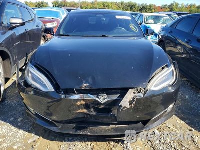 Piąte zdjęcie samochodu w środku: 2018 TESLA MODEL S VIN:5YJSA1E25JF297601 - miniatura