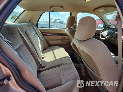 Zdjęcie 10 z 12 samochodu: 2004 MERCURY GRAND MARQUIS GS VIN:2MEFM74W34X657886 - miniatura