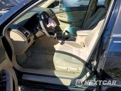 Zdjęcie 7 z 12 samochodu: 2004 HONDA ACCORD EX VIN:1HGCM56624A001212 - miniatura