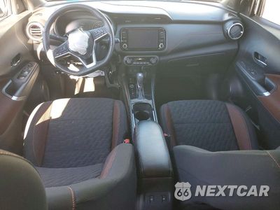 Zdjęcie 8 z 14 samochodu: 2022 NISSAN KICKS SR VIN:3N1CP5DV2NL499473 - miniatura