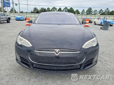 Piąte zdjęcie samochodu w środku: 2013 TESLA MODEL S VIN:5YJSA1CN1DFP26038 - miniatura