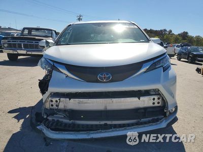 Piąte zdjęcie samochodu w środku: 2022 TOYOTA SIENNA XLE VIN:5TDYRKEC4NS098588 - miniatura