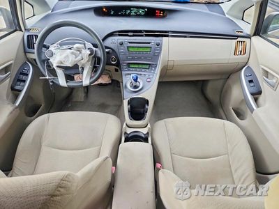 Zdjęcie 8 z 12 samochodu: 2010 TOYOTA PRIUS II VIN:JTDKN3DU2A1308694 - miniatura