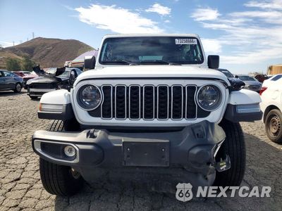 Piąte zdjęcie samochodu w środku: 2025 JEEP WRANGLER SAHARA VIN:1C4PJXEN3SW589621 - miniatura