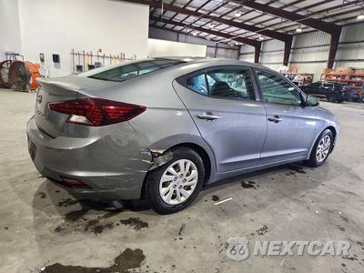 Trzecie zdjęcie samochodu z tyłu: 2019 HYUNDAI ELANTRA SE VIN:5NPD74LF9KH406997 - miniatura