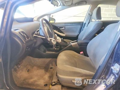 Zdjęcie 7 z 12 samochodu: 2012 TOYOTA PRIUS THREE VIN:JTDKN3DU8C1565555 - miniatura