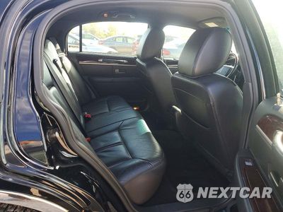 Zdjęcie 10 z 12 samochodu: 2011 LINCOLN TOWN CAR SIGNATURE LIMITED VIN:2LNBL8CV1BX764624 - miniatura