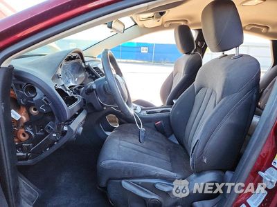 Zdjęcie 7 z 12 samochodu: 2015 CHRYSLER 200 LIMITED VIN:1C3CCCAB3FN630083 - miniatura