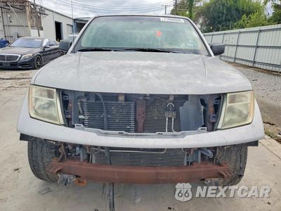 Piąte zdjęcie samochodu w środku: 2008 NISSAN FRONTIER SE V6 VIN:1N6AD09U58C427227 - miniatura
