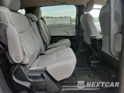 Zdjęcie 11 z 14 samochodu: 2026 TOYOTA SIENNA LE VIN:5TDKRKEC9TS314308 - miniatura