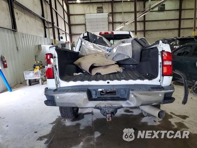 Zdjęcie 6 z 12 samochodu: 2018 GMC SIERRA K2500 SLT VIN:1GT12TEY1JF244253 - miniatura