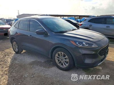 Czwarte zdjęcie samochodu z boku: 2020 FORD ESCAPE SE VIN:1FMCU0G62LUC07199 - miniatura