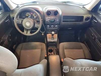 Zdjęcie 8 z 13 samochodu: 2016 JEEP PATRIOT SPORT VIN:1C4NJPBA0GD727725 - miniatura