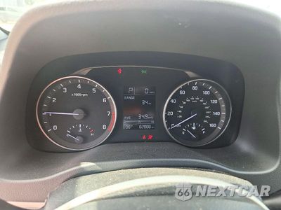 Zdjęcie 9 z 12 samochodu: 2017 HYUNDAI ELANTRA SE VIN:KMHD74LF1HU330721 - miniatura
