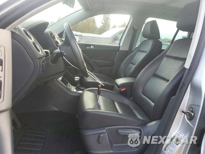 Zdjęcie 7 z 13 samochodu: 2010 VOLKSWAGEN TIGUAN SE VIN:WVGBV7AX8AW526191 - miniatura