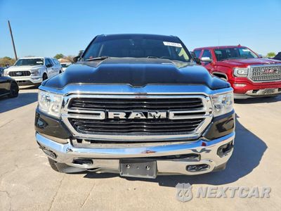 Piąte zdjęcie samochodu w środku: 2019 RAM 1500 BIG HORN/LONE STAR VIN:1C6SRFFT0KN659843 - miniatura