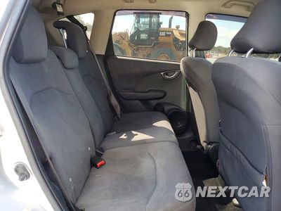 Zdjęcie 10 z 12 samochodu: 2013 HONDA FIT VIN:JHMGE8H35DC042485 - miniatura