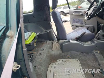 Zdjęcie 10 z 12 samochodu: 1997 TOYOTA RAV4 BASE VIN:JT3XP10V0V0004900 - miniatura