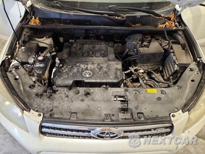 Zdjęcie 12 z 13 samochodu: 2006 TOYOTA RAV4 LIMITED VIN:JTMBK31V865011760 - miniatura